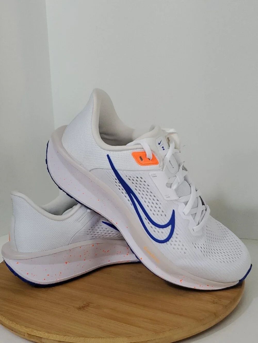 Nike Quest 6 White with Racer Blue and Platinum Tint Women's Size 11 NIB